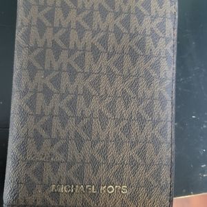 Michael kors passport wallet